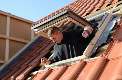 Pose de fenêtres de toit Velux à Courchapon